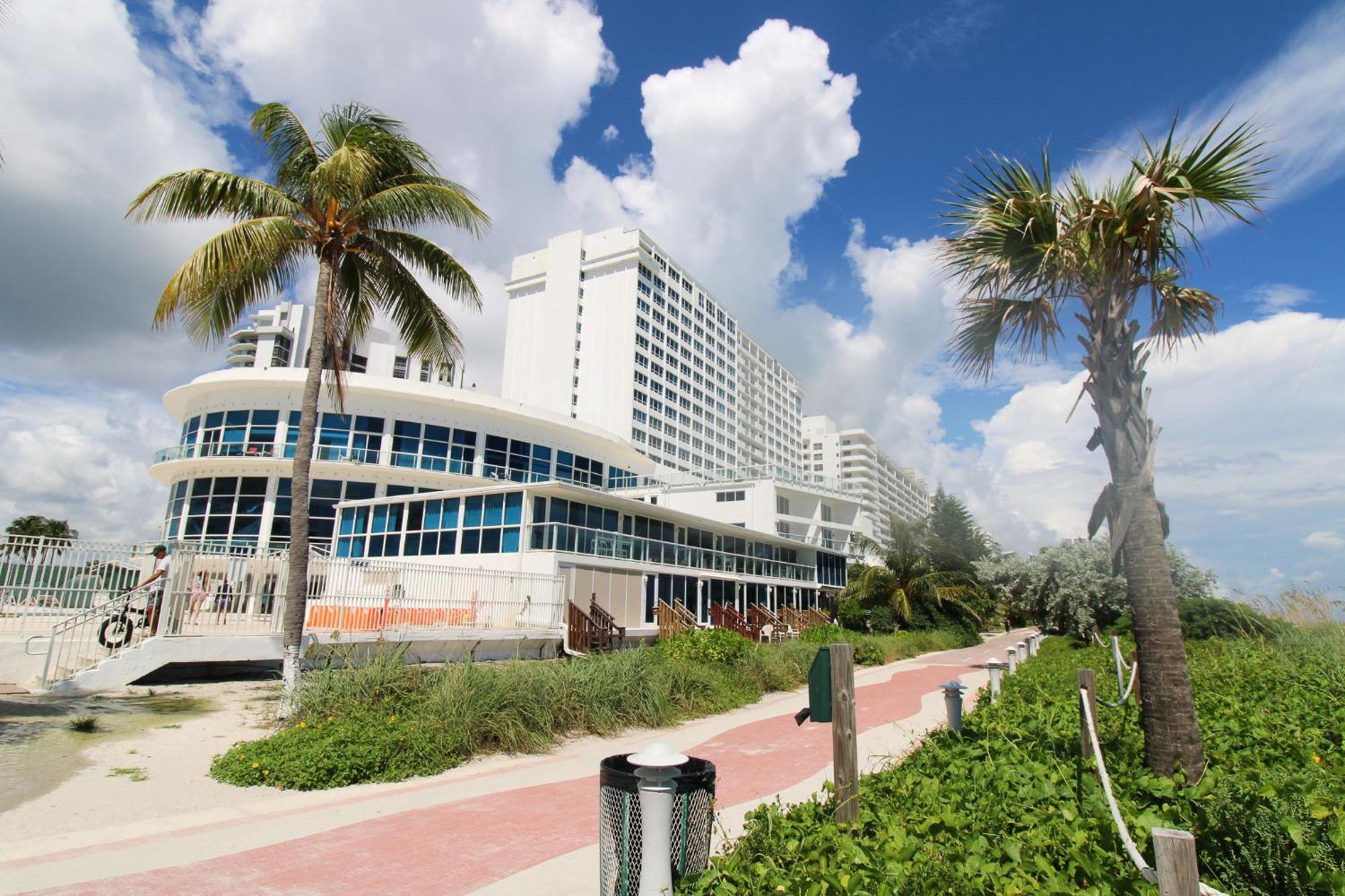 Castle M16 Oceanview Loft With Beach Access, Pool, Tennis And Free Parking! ميامي بيتش المظهر الخارجي الصورة